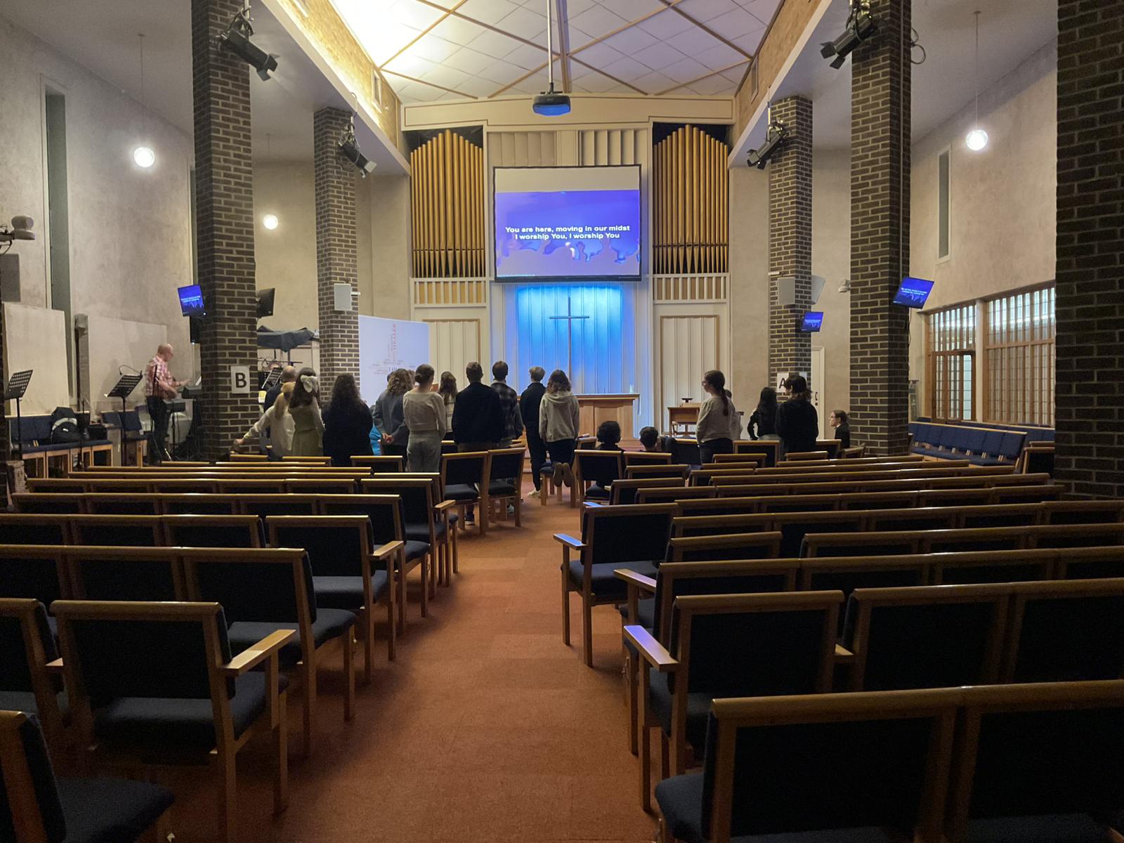 Youth Alpha worship photo